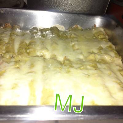Enchiladas suizas con pollo Receta de Maggie- Cookpad