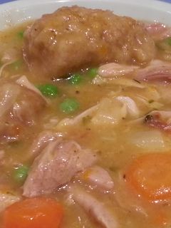 Una foto de Sopa de pollo con dumplings