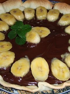 Una foto de Tarta de chocolate intenso y plátanos