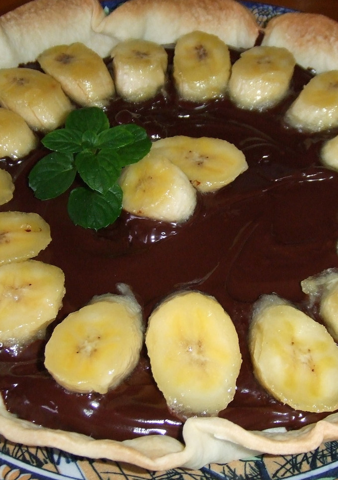 Una foto de Tarta de chocolate intenso y plátanos