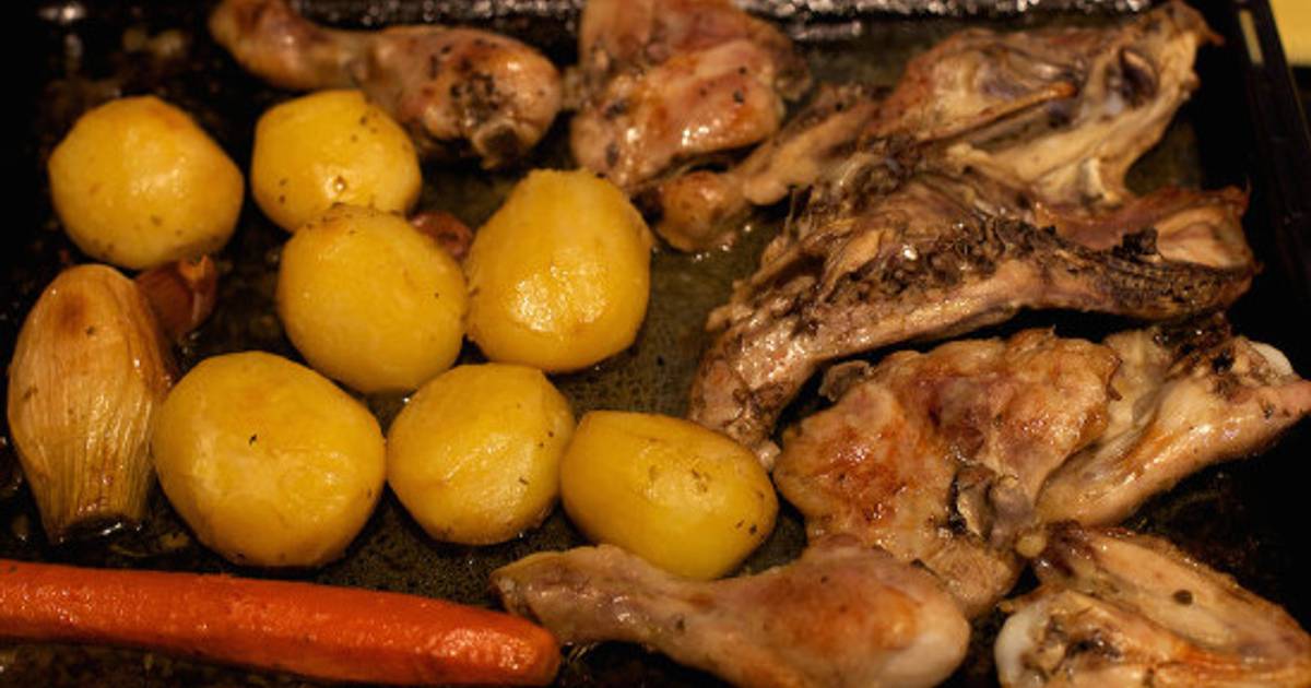 Pollo al horno con papas Receta de MarcelaPP- Cookpad
