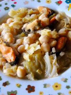 Una foto de Mejillones guisados con garbanzos y berza