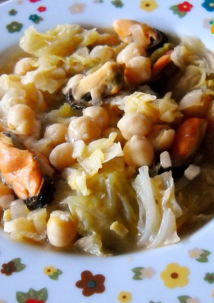 Una foto de Mejillones guisados con garbanzos y berza