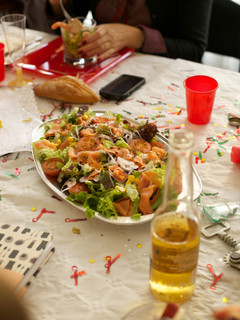 Una foto de Ensalada de salmón ahumado para Navidad