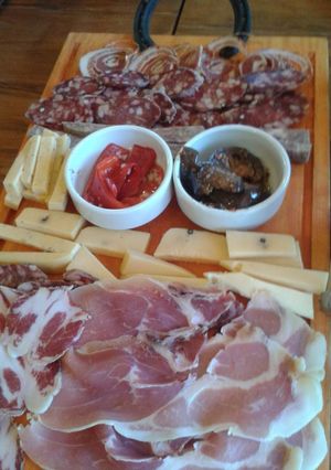 Una foto de Mini tabla de queso y fiambre