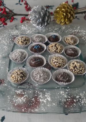 Una foto de Bombones decorados para Navidades