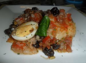 Foto principal de Bacalao con pasas de uvas y huevos duros