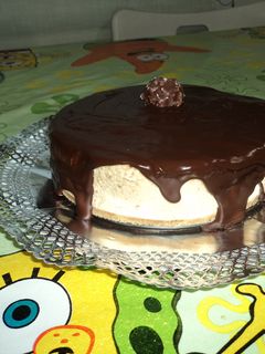 Una foto de Tarta mousse de turrón y chocolate