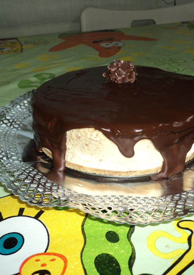 Una foto de Tarta mousse de turrón y chocolate