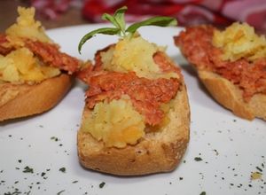 Una foto de Entrante de picadillo de chorizo y patata