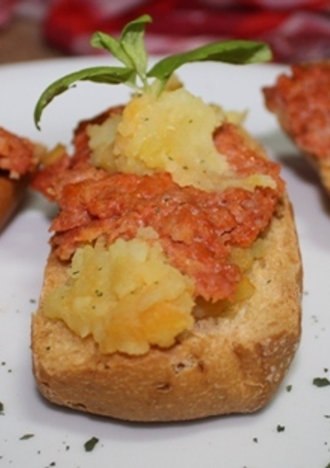 Una foto de Entrante de picadillo de chorizo y patata