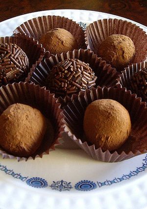 Una foto de Brigadeiros o Trufas