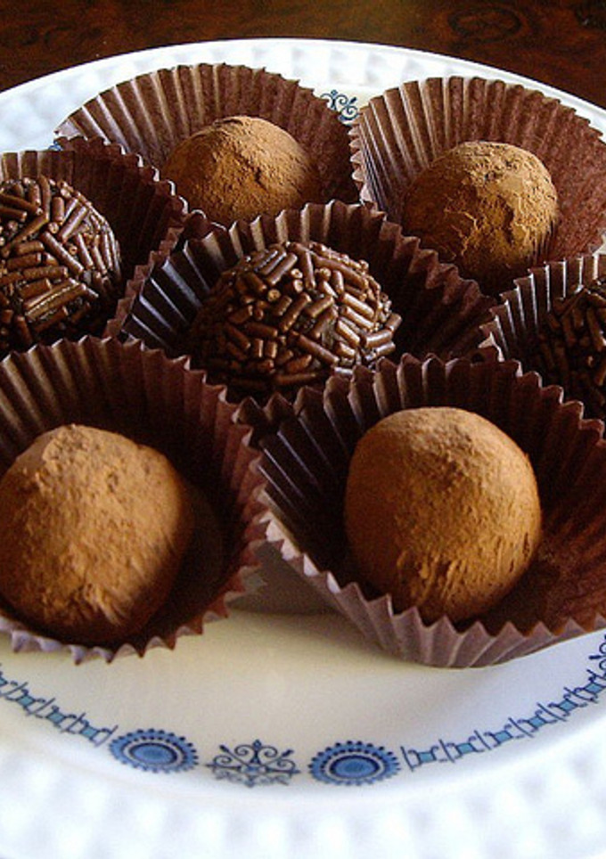 Una foto de Brigadeiros o Trufas