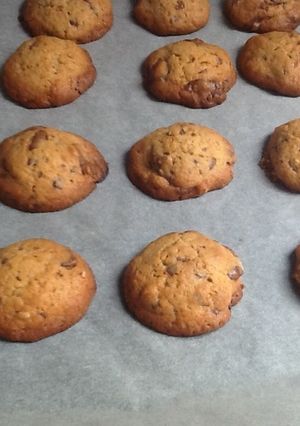 Una foto de Galletas con chocolate de leche y almendras
