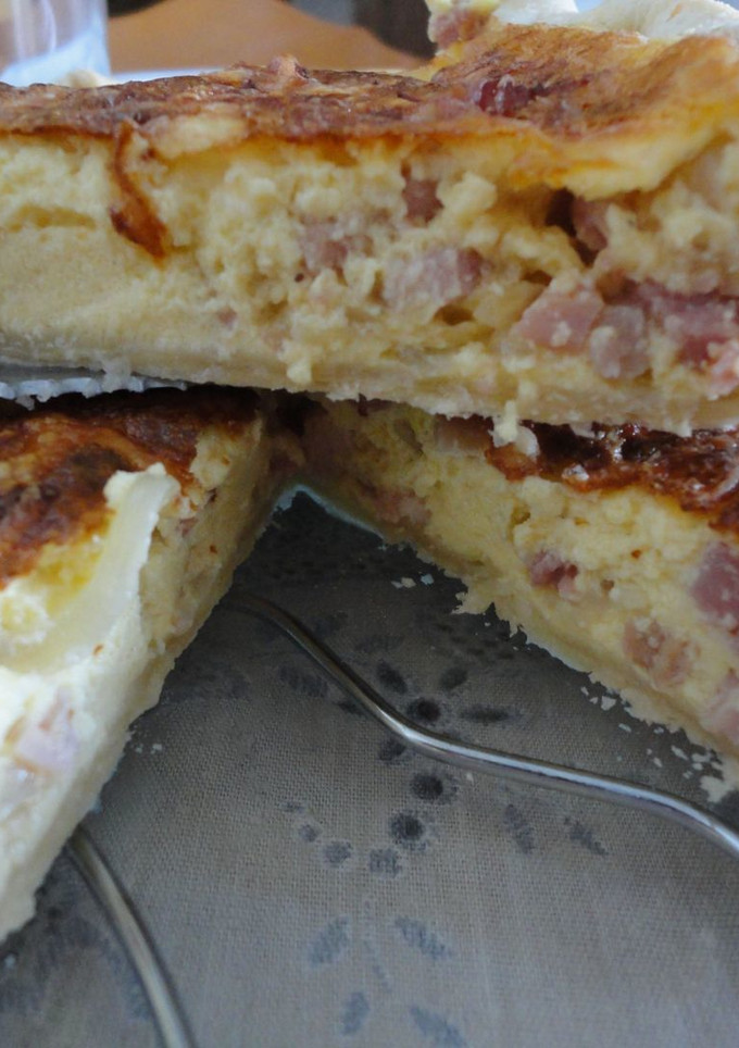 Una foto de Tarta salada de bacon y queso cremoso