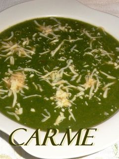 Una foto de Crema de acelgas y garbanzos con pera