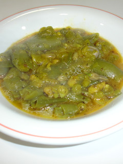 Una foto de Habas enteras con salsa especiada