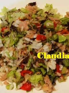 Una foto de Ensalada de arroz y atún