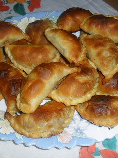 Una foto de Empanadas de carne mixta con aceitunas