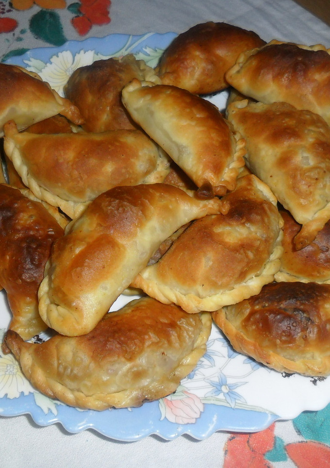 Una foto de Empanadas de carne mixta con aceitunas