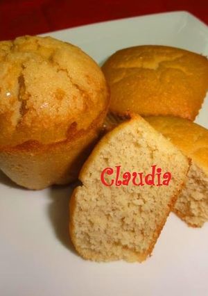 Una foto de Magdalenas de arroz y manzana