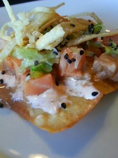 Una foto de Tostadas de salmón