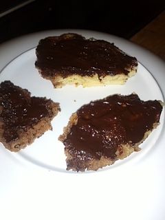 Una foto de Pan marmoleado con cobertura de chocolate