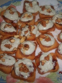 Una foto de Canapés de Cabrales al cava