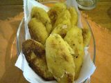 Platanos rellenos de frijoles y queso