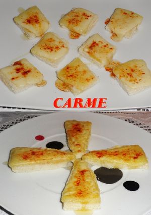 Una foto de Canapés de queso gratinado con pimentón y miel