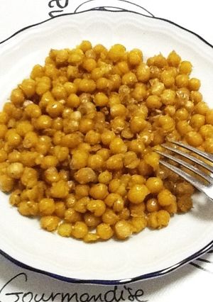 Una foto de Garbanzos de cocido fritos