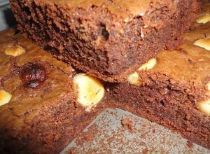 Una foto de Brownie de chocolate con nueces de macadamia