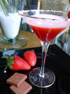 Una foto de Cóctel rojo tequila para San Valentín