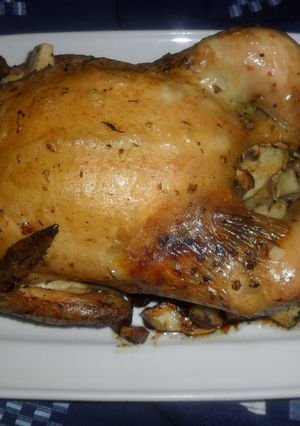 Una foto de Pollo relleno con batatas y champiñones