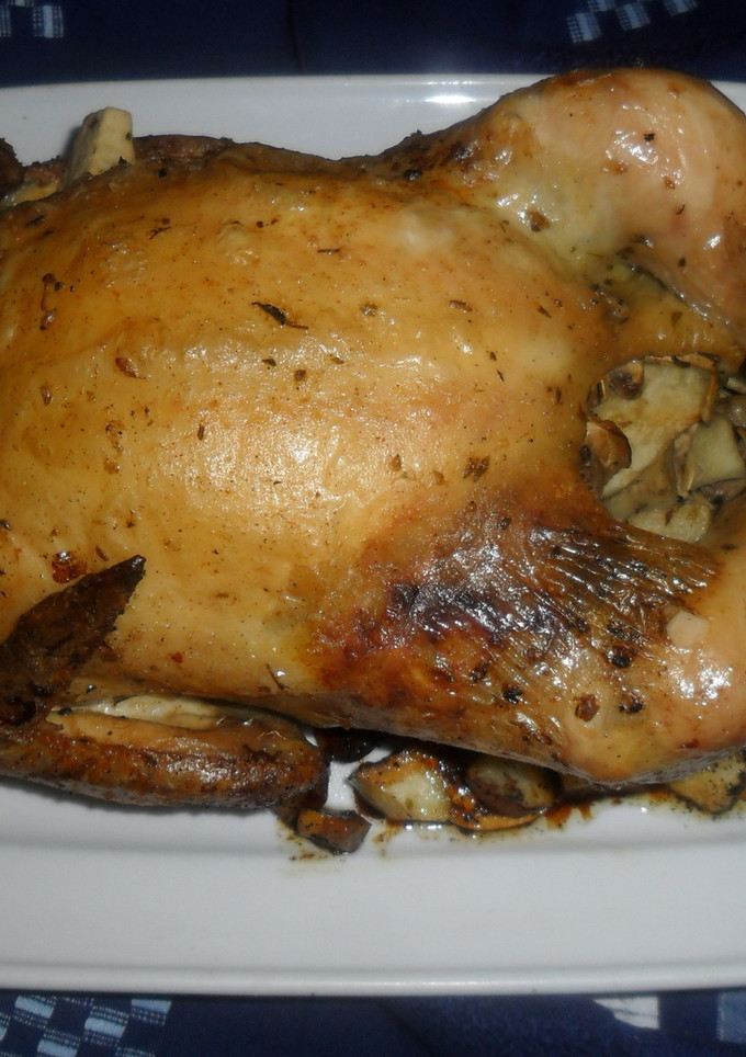 Una foto de Pollo relleno con batatas y champiñones