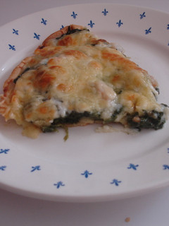 Una foto de Quiche Vosgienne de espinacas con mix de queso gratinado