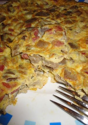 Una foto de Tortilla de setas frescas y jamón