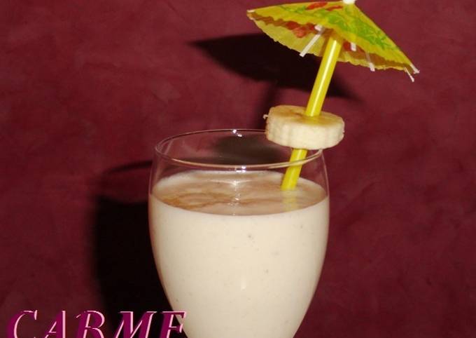Foto principal de Batido de plátano y yogur con canela y miel
