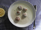Albóndigas de boquerones en caldo