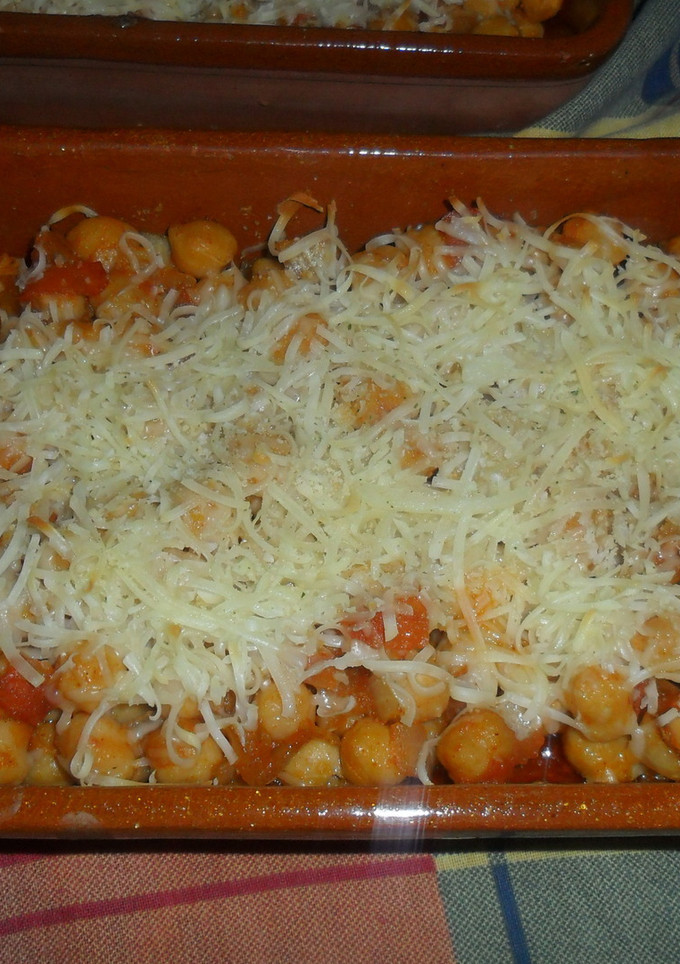 Una foto de Garbanzos gratinados al estilo clásico