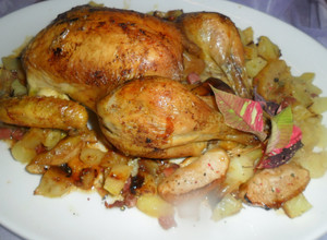 Una foto de Pollo relleno de patatas, manzanas y jamón serrano