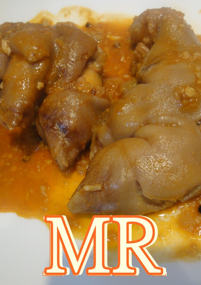 Una foto de All i pebre de pies o manitas de cerdo