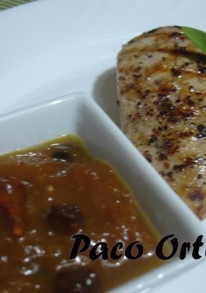 Una foto de Supreme de frango com chutney de manga
