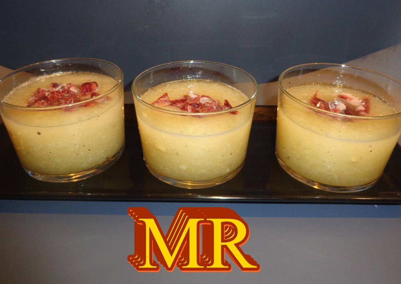 Crema de melón con jamón al cava