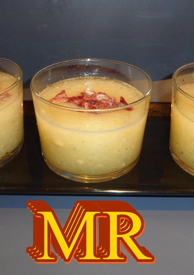 Una foto de Crema de melón con jamón al cava