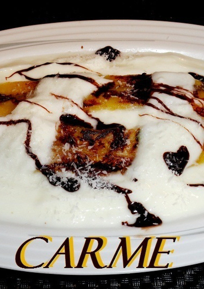 Una foto de Postre de plátano, yogur y coco