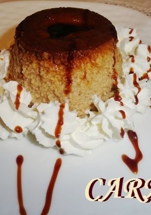 Una foto de Flanes de turrón de yema y chocolate
