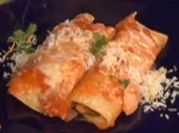 Una foto de chile ancho relleno de queso