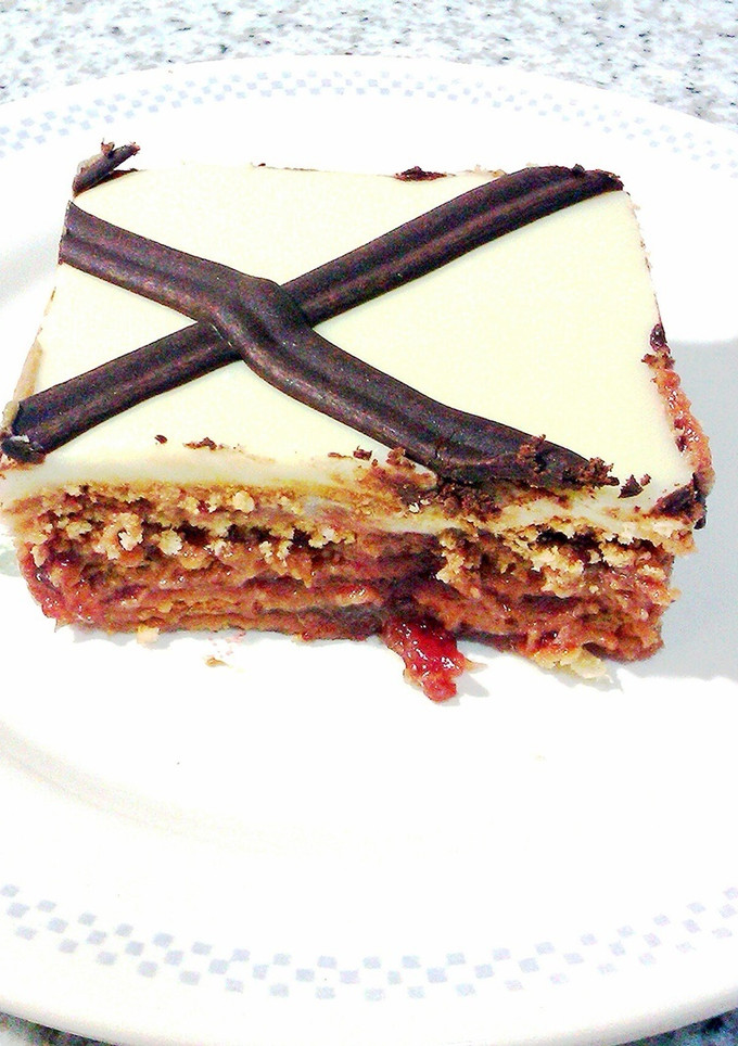 Una foto de Tarta de galletas con mermelada