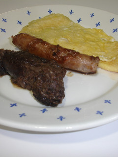Una foto de Tortilla con longaniza y morcilla